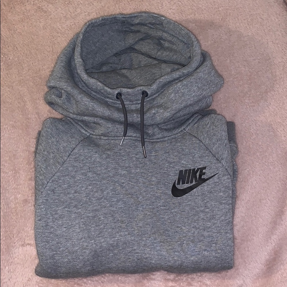 Nike women’s rally hoodie (has pockets)